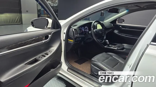 Hyundai Grandeur 2017 thumb 10