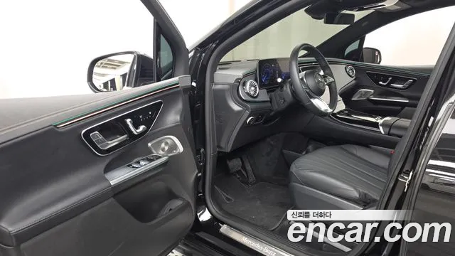 Mercedes-Benz EQE 2023 thumb 10