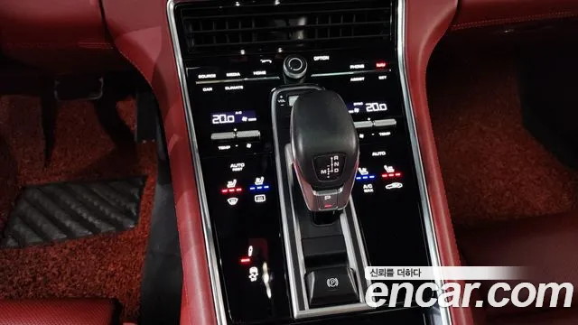 Porsche Panamera 2017 thumb 9