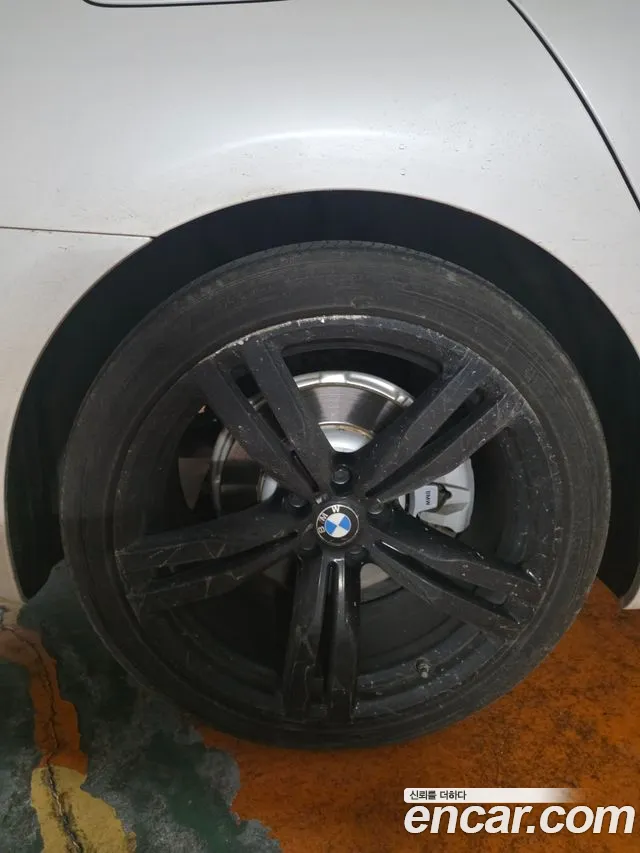 BMW 7-Series 2018 thumb 6