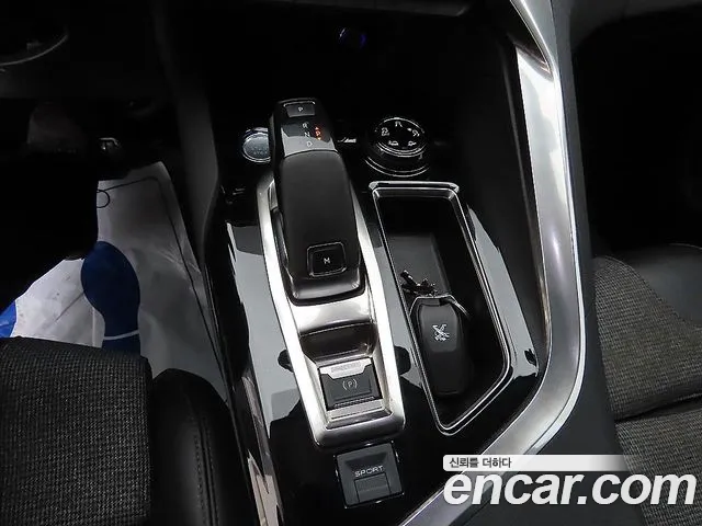 Peugeot 5008 2019 thumb 10