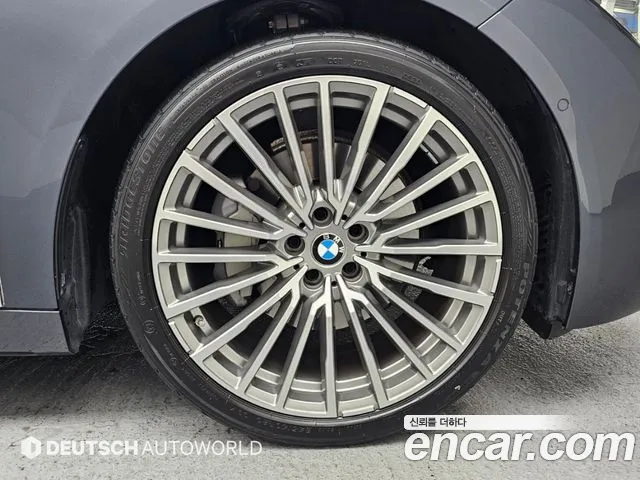 BMW 7-Series 2020 thumb 5