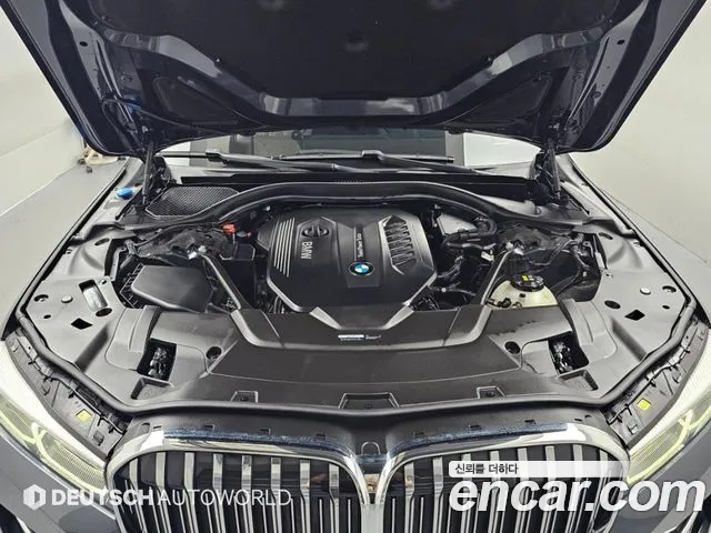 BMW 7-Series 2020 thumb 6