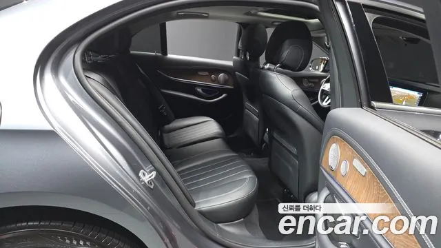 Mercedes-Benz E-Класс 2018 thumb 12