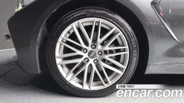 Genesis G70 2019 thumb 5