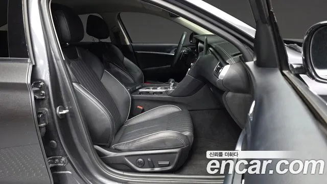 Genesis G70 2019 thumb 11