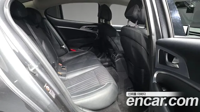 Genesis G70 2019 thumb 12