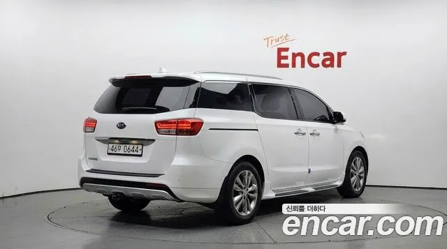 Kia Carnival 2016 thumb 2