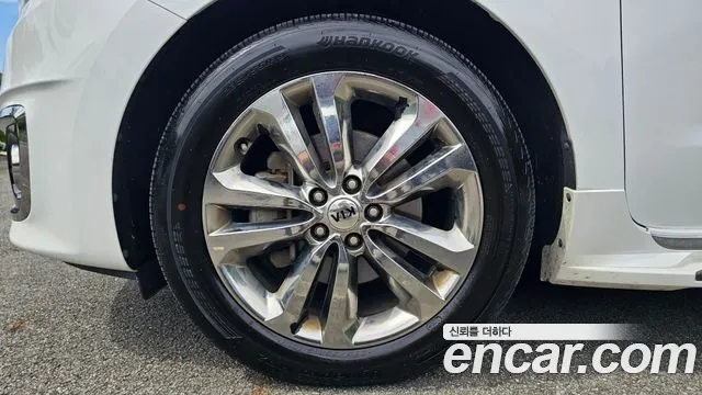 Kia Carnival 2016 thumb 5