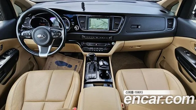 Kia Carnival 2016 thumb 7