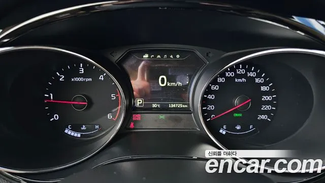 Kia Carnival 2016 thumb 8