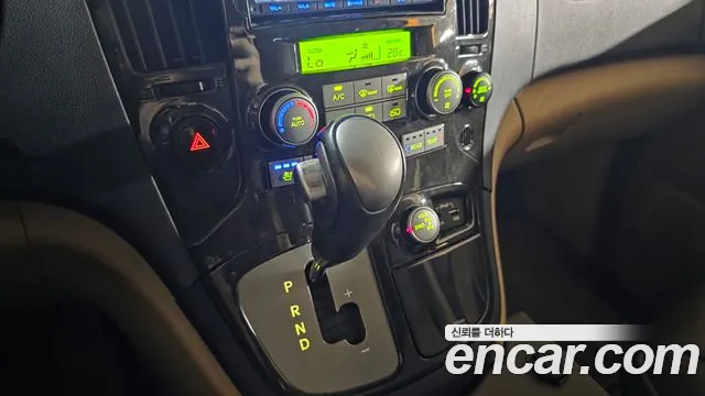 Hyundai Starex 2015 thumb 9
