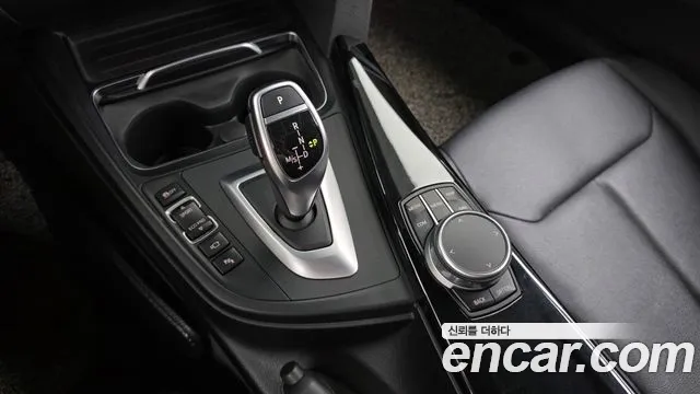 BMW 4-Series 2019 thumb 9