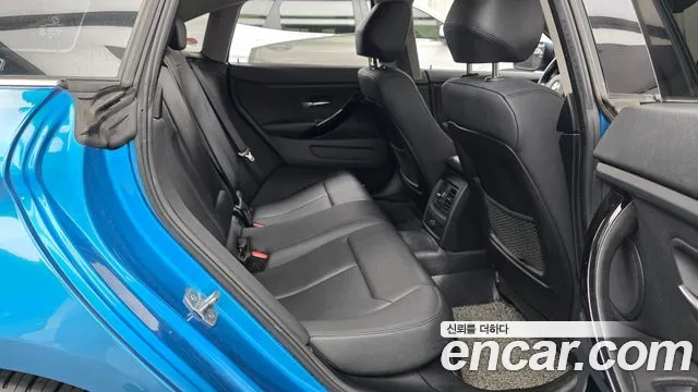BMW 4-Series 2019 thumb 11