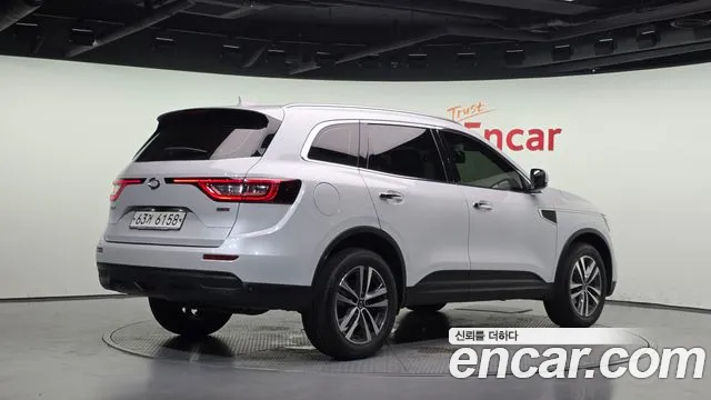 Renault-KoreaSamsung Koleos 2017 thumb 2