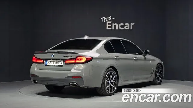 BMW 5-Series 2021 thumb 2