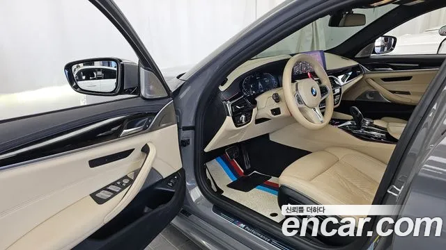 BMW 5-Series 2021 thumb 10