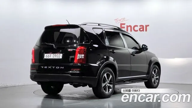 KG_Mobility_Ssangyong Rexton 2015 thumb 2