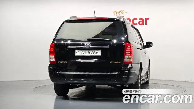 Kia Carnival 2014 thumb 4