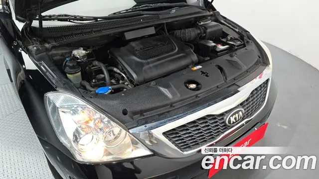 Kia Carnival 2014 thumb 6