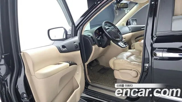 Kia Carnival 2014 thumb 10