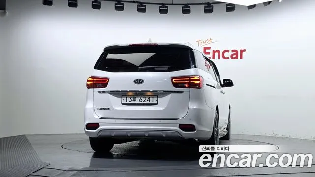 Kia Carnival 2019 thumb 2