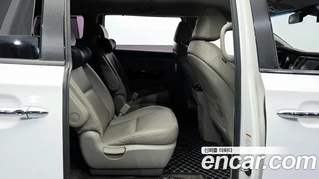 Kia Carnival 2019 thumb 10