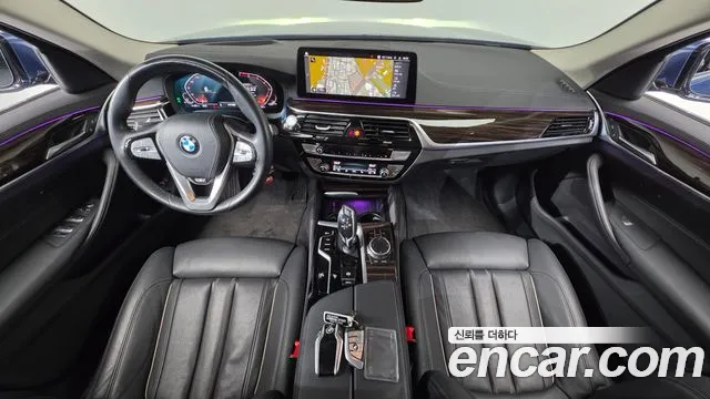 BMW 5-Series 2021 thumb 7