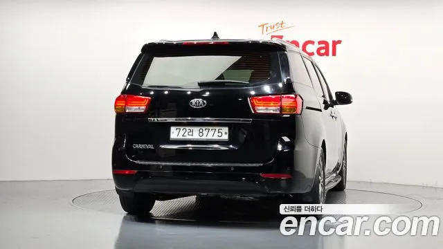 Kia Carnival 2014 thumb 4
