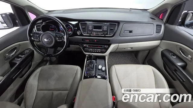 Kia Carnival 2014 thumb 7