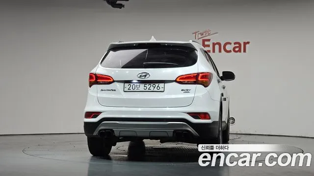 Hyundai Santa Fe 2017 thumb 3