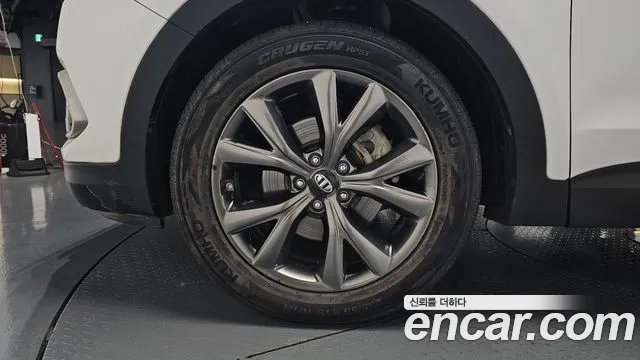 Hyundai Santa Fe 2017 thumb 4
