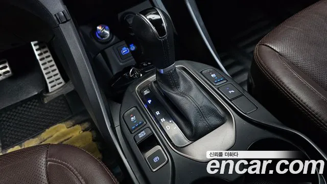 Hyundai Santa Fe 2017 thumb 8