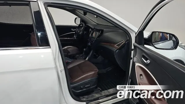 Hyundai Santa Fe 2017 thumb 10