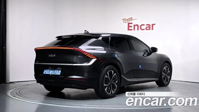 Kia EV6 2023 thumb 2