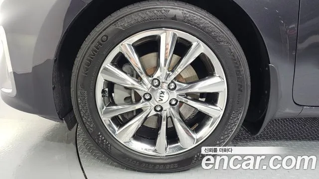 Kia Carnival 2019 thumb 5