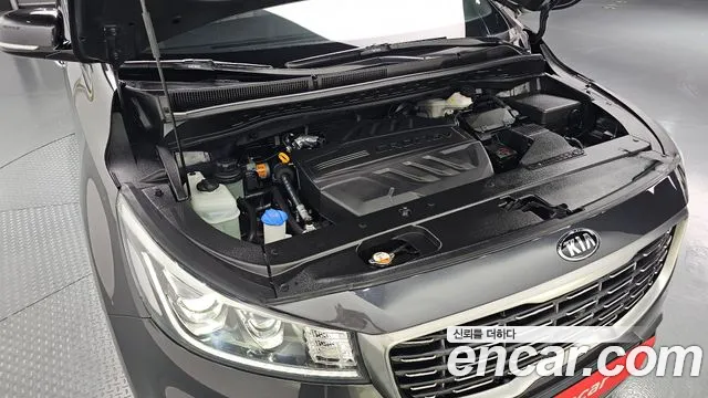 Kia Carnival 2019 thumb 6