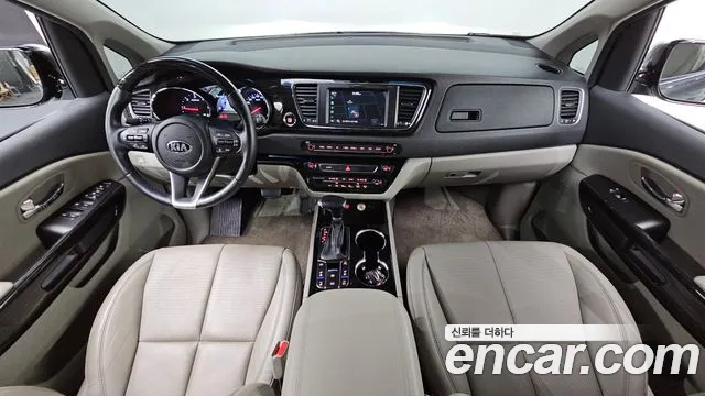 Kia Carnival 2019 thumb 7