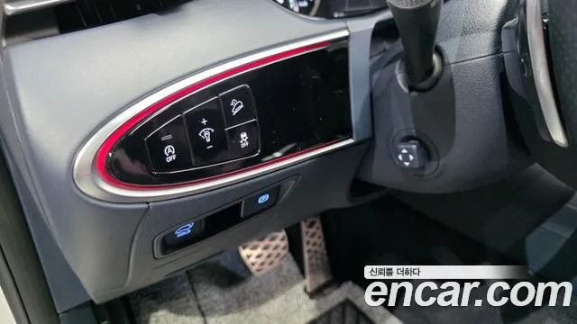 Genesis GV70 2021 thumb 12
