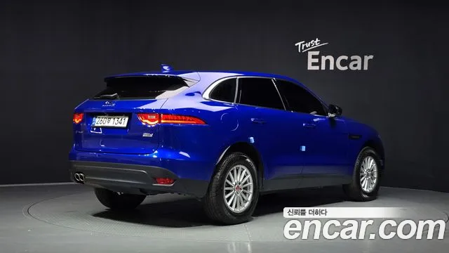 Jaguar F-Pace 2018 thumb 2