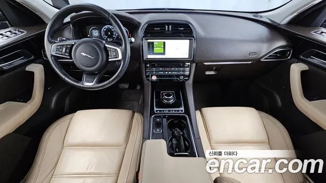 Jaguar F-Pace 2018 thumb 7