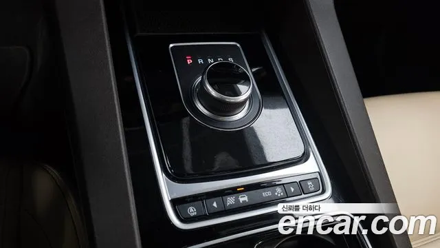 Jaguar F-Pace 2018 thumb 9