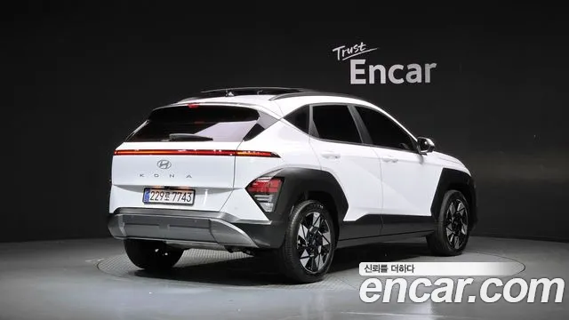 Hyundai Kona 2025 thumb 2