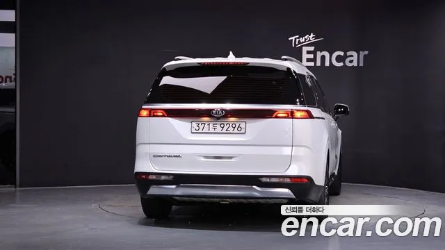 Kia Carnival 2020 thumb 4