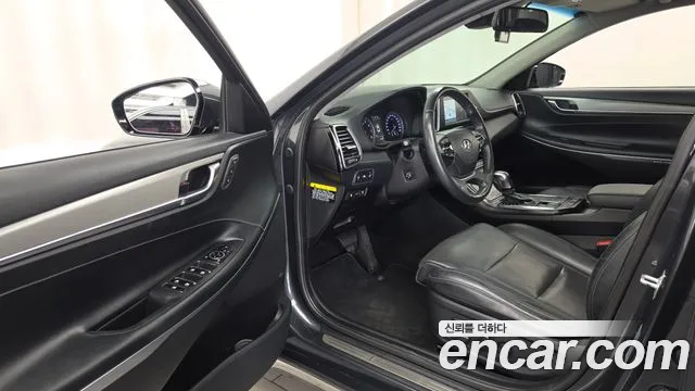 Hyundai Grandeur 2017 thumb 10