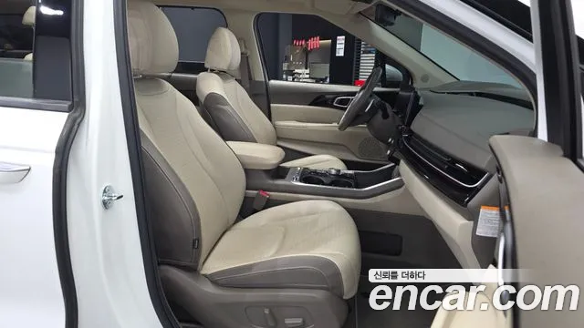 Kia Carnival 2024 thumb 10