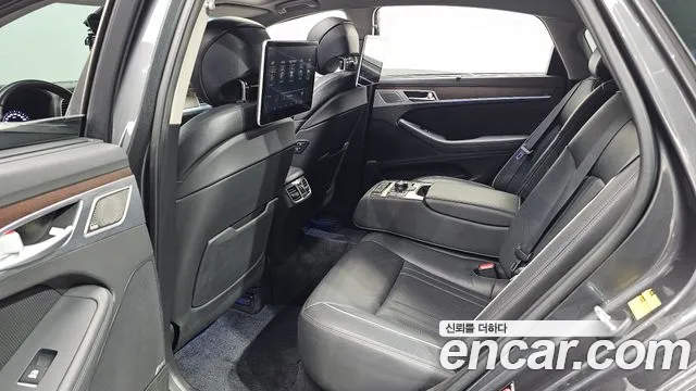 Genesis G80 2017 thumb 11