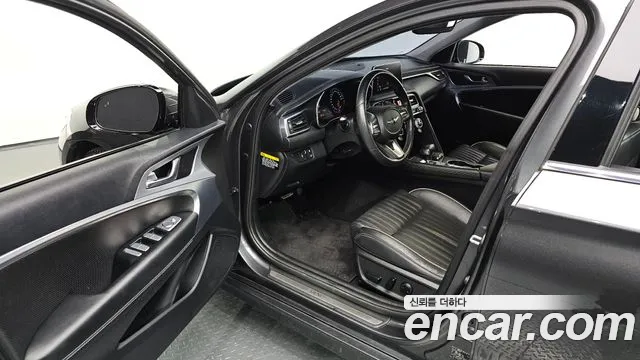 Genesis G70 2019 thumb 10