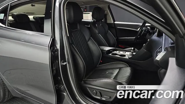 Genesis G70 2019 thumb 11