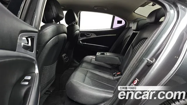 Genesis G70 2019 thumb 12